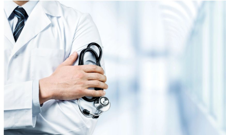 වෘත්තීය ක්‍රියාමාර්ගයේ නිරත වෛද්‍යවරුන් දැඩි තීරණයක